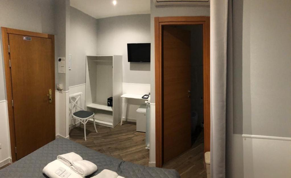 Rent Rooms Colosseum, Rome